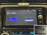 ナビ連動ETC付きです。高速道路料金所での小銭の出し入れや雨天時における窓の開け閉めなどの煩わしさが解消できます。料金所の通過もスムーズで快適ですよ。☆使用履歴表示や音声案内もしてくれます☆