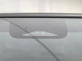 【トヨタセーフティセンス】走行中に前方の車両等を認識し、衝突しそうな時は警報とブレーキで衝突回避と被害軽減をアシスト。より安全にドライブをお楽しみいただけます。