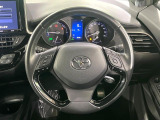 【ステアリングスイッチ】運転中、前方から目線をそらすことなく、オーディオ等の操作が可能な便利機能!安心&快適なドライブを演出してくれます♪