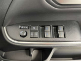 パワーウィンドウスイッチで運転席から全席の窓の開閉ができます♪