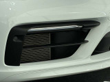 水平対向6気筒2,981cc24バルブツインターボ 385ps/6500rpm 45.9kgm/1950〜5000rpm 8速PDK 8.5Jx20/11.5Jx21 245/35ZR20 305/30ZR21 スポーツステアリング スポーツシート 360カメラ パークアシスト