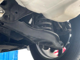 お車を安心してお乗りいただく為には、足回りの定期点検が欠かせません。サービスサポート(有償保証)では無料点検もご提供しており、安心のカーライフをお過ごしいただけるサポート体制が整っています。