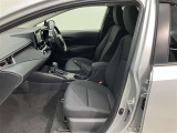 高いホールド性で運転姿勢が安定します。長距離ドライブでも疲れにくいのが魅力です。快適なドライビングライフをお送りください♪