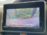 【バックカメラ】駐車時に後方がリアルタイム映像で確認できます。大型商業施設や立体駐車場での駐車時や、夜間のバック時に大活躍!運転スキルに関わらず、今や必須となった装備のひとつです!