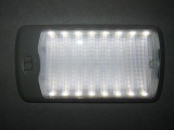 LED荷室灯です。明るい光で荷室内を照らし、暗い場所での積み下ろしをサポートしてくれます。