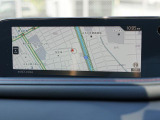 マツダコネクトの8.8インチワイドセンターディスプレイです。『Android Auto』『Apple CarPlay』や独自のコネクテッドサービスに対応したインターフェイスシステムです。