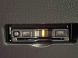 ETCカードを挿入することで高速道路を利用する際の支払いがキャッシュレスになったり、ETCスマートインターチェンジが利用できたり、とても便利なアイテムです!