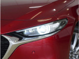【LEDヘッドライト】省電力で長寿命の明るく運転しやすいLEDヘッドランプです。明るく照らすので暗い夜道からお客様を守ってくれます。お近くの広島マツダまでお越しください。