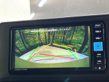 【バックカメラ】駐車時に後方がリアルタイム映像で確認できます。大型商業施設や立体駐車場での駐車時や、夜間のバック時に大活躍!運転スキルに関わらず、今や必須となった装備のひとつです!
