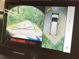 【パノラミックビューモニター】専用のカメラにより、上から見下ろしたような視点で360度クルマの周囲を確認することができます☆死角部分も確認しやすく、狭い場所での切り返しや駐車もスムーズに行えます。
