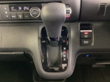 発進時から滑らかに加速する無段階変速のCVTはストップ&ゴーの多い街の中も快適です