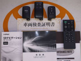 スマートキー&エンジンスターター&後席モニター用リモコン付。取扱説明書とメンテナンスノートもあります☆品質評価シート付いてます!