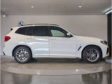 ご納車後も全国約200拠店のBMW正規ディーラーサービス工場にて保証対応いたします。お近くのBMW正規ディーラーをご案内の上、アフターメンテナンスをお受け頂けますので、安心してお乗りいただけます!!