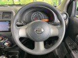 インテリアに合わせたデザインのステアリングは、運転される方のことも考え、運転しやすい形状、大きさです。是非一度、実際に触ってお確かめください。