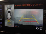 パノラミックビューモニターを装備。車を上から見たような映像が確認できますよ