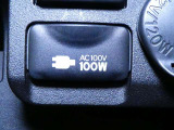 【アクセサリーコンセント(AC100V・1500W)】・・・AC100Vで最大消費電力1500W以下の電気製品を使用できます。災害時に電力が必要なとき給電ができます。