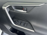 運転席のパワーシートはメモリー機能付き