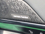 ハーマンカードンのカースピーカーは良質な音を届けると同時に、その先にある車内空間における上質な&ldquo;音楽体験&rdquo;も提供している。