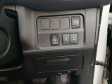 運転席からスライドドア開閉ができます♪