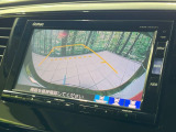 【バックカメラ】駐車時に後方がリアルタイム映像で確認できます。大型商業施設や立体駐車場での駐車時や、夜間のバック時に大活躍!運転スキルに関わらず、今や必須となった装備のひとつです!