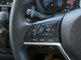 ナビの音量など車両情報を手元で操作できるハンドルスイッチ付き。