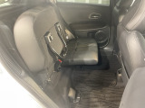 後席をはね上げれば、「もうひとつの荷室」が生まれます。