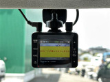 【ドライブレコーダー】映像・音声などの運転中の記録を残します。事故などを起こした起こされた時の証拠になりえますので、もしも時でも安心ですね。