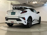 車検や点検・整備も大阪トヨペットにお任せください。お客様の快適なカーライフを長く安心サポートいたします。