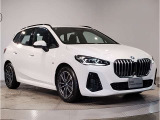BMW認定中古車は第三者品質評価制度も採用しております。AIS方式による車両品質評価制度も導入し公平な車両コンデション評価を行うことにより車両品質の透明性を高めると同時に更なる信頼と安心をお届けします