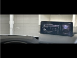 ヘッドアップディスプレイを装備しています。ドライバーの視線の先にスピードが表示されるので、視線の異動が少なく、安全に運転出来ます。