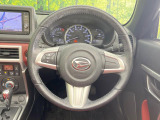 インテリアに合わせたデザインのステアリングは、運転される方のことも考え、運転しやすい形状、大きさです。是非一度、実際に触ってお確かめください。