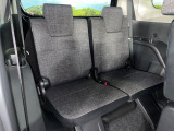 床下収納式のサードシートです。座席部分をコンパクトに収納でき、広大な荷室スペースとしてお使いいただけます!乗車人数や荷物の量など利用シーンに合わせて3列目を有効活用でき、とっても便利♪