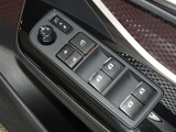 電動格納式ドアミラー・パワーウインドウを装備しています。