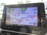 日産純正カーナビゲーション・大画面表示で地図も見やすく、初めての道もこれがあれば安心ですね。