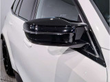 【BMWミラー】視認性の高いスタイリッシュなミラー。自動防眩機能も付いており夜間のドライビングをサポートします。