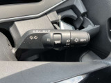 トンネル進入時や暗くなれば自動点灯するオートライトです。