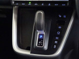 電動パーキングブレーキ・ブレーキホールドを装備してます。ホールド機能は信号待ちが多い一般道で疲労軽減になり、大好評です!