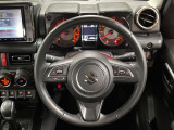 【純正革巻きステアリング】上質な革を使用することで、手にしっかり馴染みとても運転しやすいハンドルです♪