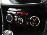 車内の温度管理に便利なオートエアコン☆