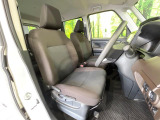 運転席シート廻りは使用感も少なく、良好な状態となっています。丁寧に使われていたことがよくわかりますね。