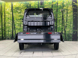 積み下ろしのしやすいデッキにはたっぷりと荷物を積み込んでいただけます。遊びから仕事まで、様々なシーンで頼れます♪