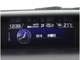 「時計」や「燃費」などの基本画面を表示させるほか、「時刻/日付」などの各種項目の設定(カスタマイズ)が行えるマルチファンクションディスプレイです。