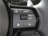 ◆渋滞追従機能付アダプティブクルーズコントロール◆カメラが先行車との車間距離を測定。高速道路の渋滞時に適切な加減速を行い運転者がアクセルやブレーキを操作せずに走行、停車出来るよう支援します。