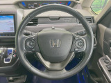 【純正革巻きステアリング】上質な革を使用することで、手にしっかり馴染みとても運転しやすいハンドルです♪