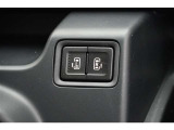 スライドドアの開閉スイッチです。