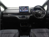 ◆視界広々で非常に運転しやすくロングドライブでも疲れを感じさせないすっきりとまとまったインパネ周りです。
