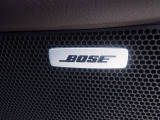 BOSE社との共同開発により室内空間に最適な音響チューニングを施し、クリアで臨場感のあるダイナミックサウンドをお楽しみいただけます。