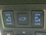 【パワーバックドア】スマートキーや運転席のボタンを押すだけでリアゲートが自動で開閉します!荷物を持っている時や、高い位置にあるバックドアを閉める際に便利な機能です♪