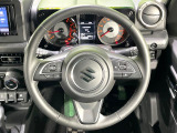【純正革巻きステアリング】上質な革を使用することで、手にしっかり馴染みとても運転しやすいハンドルです♪
