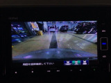 【バックカメラ】運転が苦手な方も車庫入れラクラクです!ギアをリバースに入れれば自動的に切り換わりますので、面倒な操作は不要です♪狭い駐車場もお車を傷つけず安心ですね!